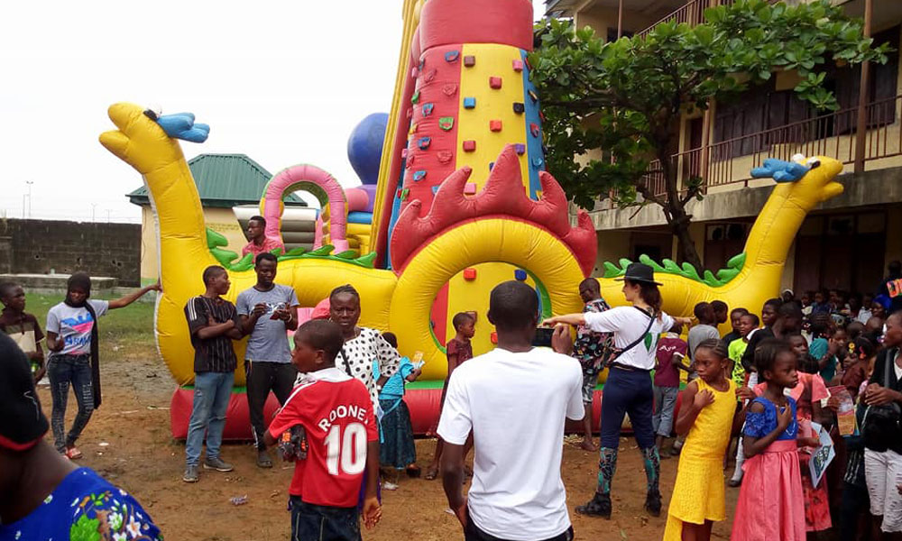 Kinabu and Friends in partnership with the Orile-Iganmu Progressive Association (OIPA). December 8th 2017 Christmas party for Orile Iganmu PUPILS.